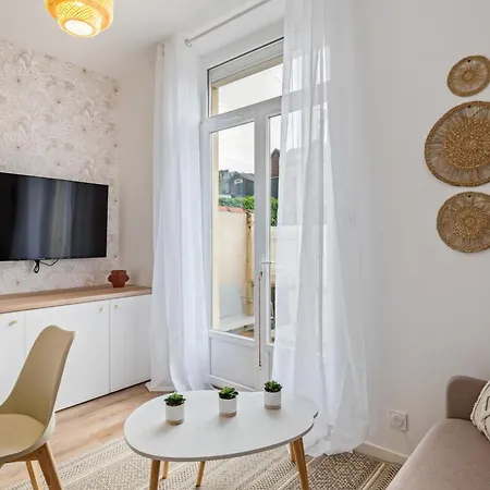 With Outdoor Area 10 Min From Rouen